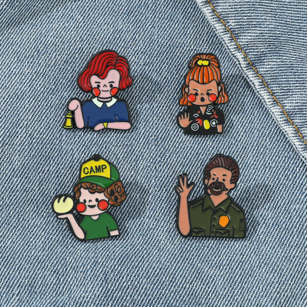 O1CN01GWBcxC29QuO2dpLD7_2216990268063-0-cib Wholesale Cute cartoon metal badge brooch