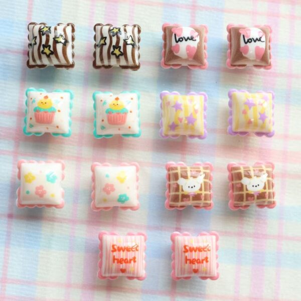 O1CN01GZfc9Q1CGK7Mbg6lg_2214653500053-0-cib Wholesale Double-sided printed cartoon cute style pillow beads