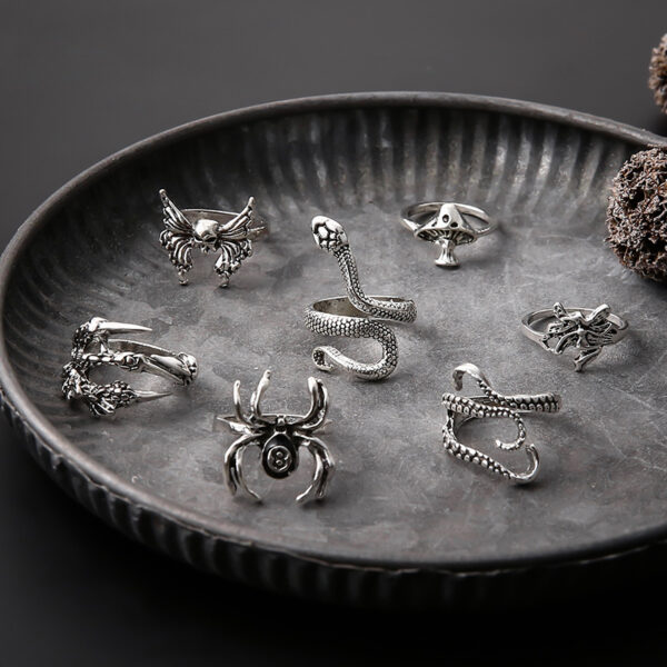 Wholesale retro skull snake octopus animal ring