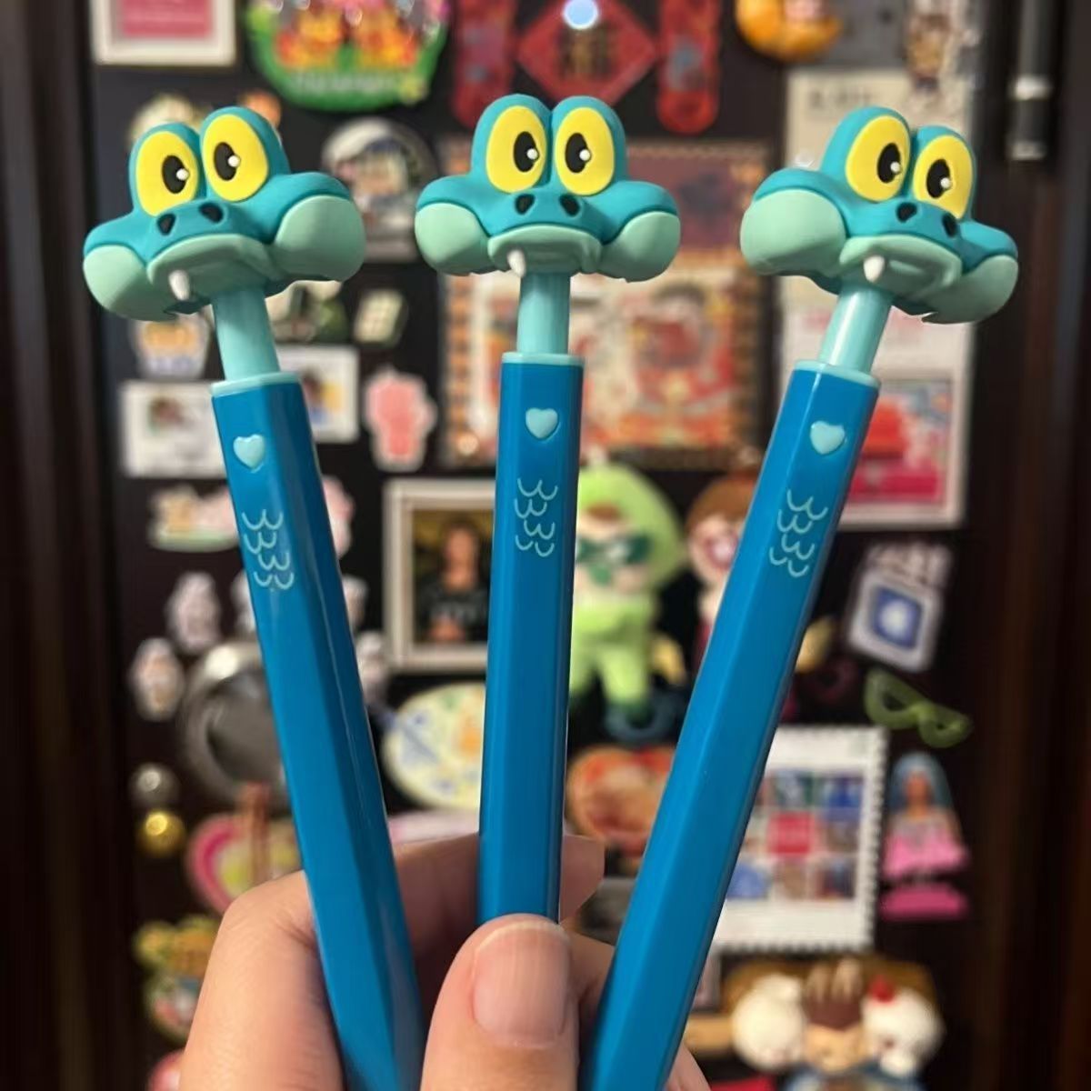 Wholesale Cartoon Gary Snake Retractable Ballint Stress Relief Plastic Pen OLY Exclusive