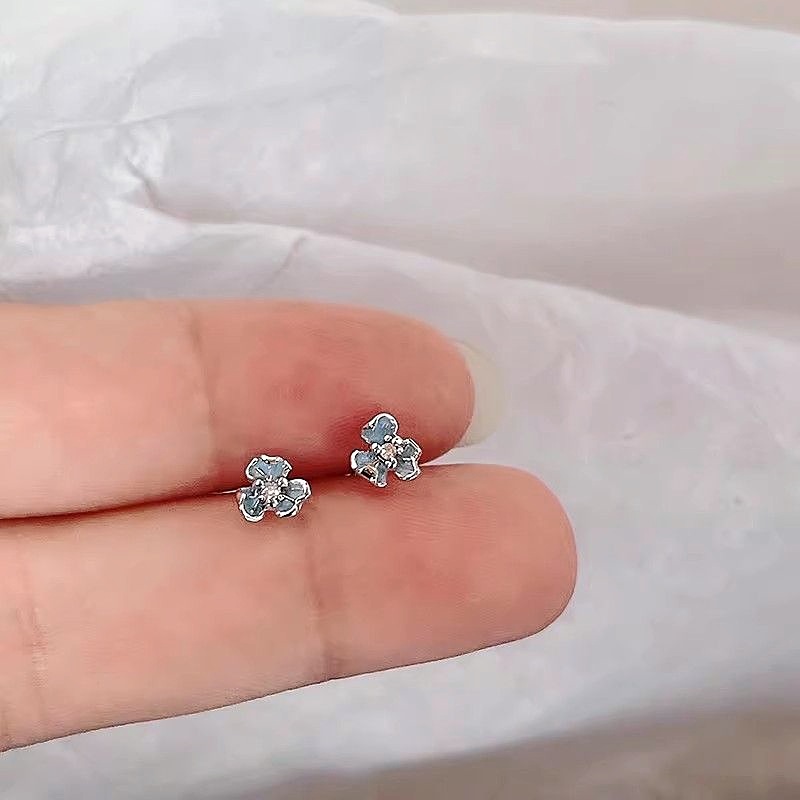 Wholesale Female wearing two rear hanging star and moon earrings