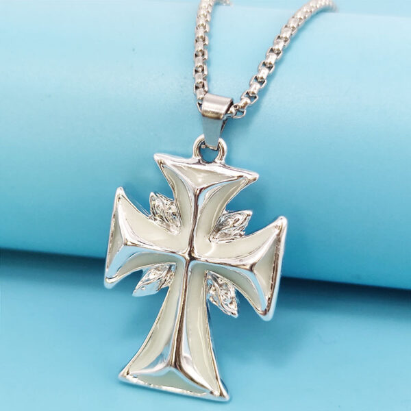 Wholesale Cool glow-in-the-dark cross necklace