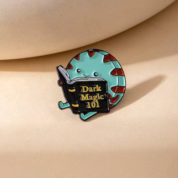 O1CN01Gy9oo31b5fHVEVTbH_2221167713414-0-cib Wholesale Cartoon Reading Day Student Badge Pin Brooch