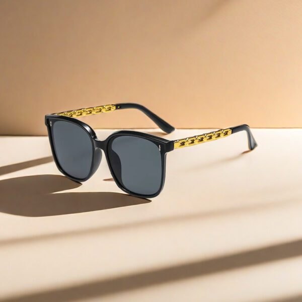Wholesale Large frame chain leg sunshade sunglasses