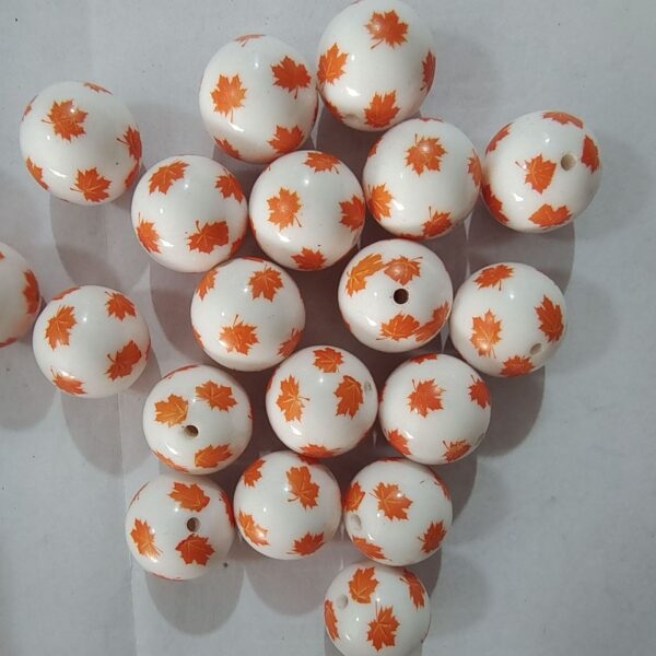 O1CN01H84A461QErIE2TEK4_2201245431945-0-cib Wholesale 5pcs 20mm Acrylic Orange Small Maple Leaf Print Beads