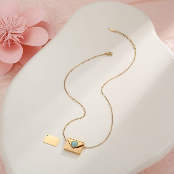 Wholesale Valentine's Day Natural Agate Heart-Shaped Envelope Pendant Necklace