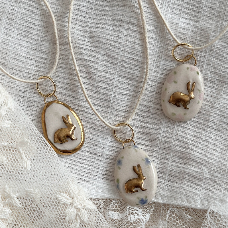 Wholesale Vintage rabbit flower print pendant necklace