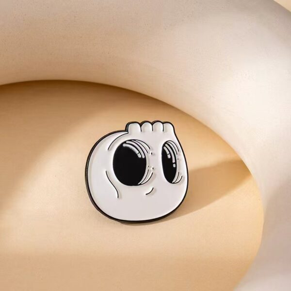 Wholesale Cartoon football brooch dripping oil accessories