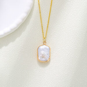 Square baroque necklace