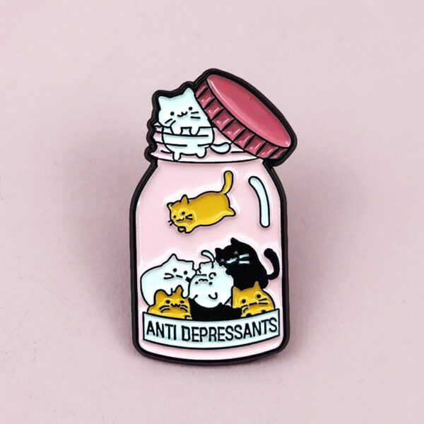 Wholesale Cartoon bottle cute and joyful cat metal brooch
