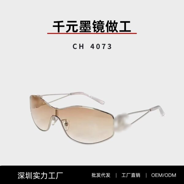 Wholesale Diamond studded large frame hollowed out retro sunglasses