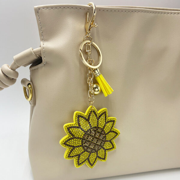 Wholesale Creative Rhinestone Sunflower Keychain Sunflower Bag Pendant