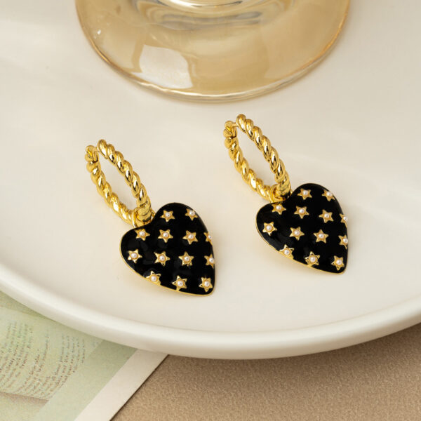 Wholesale Black heart-shaped pearl earrings
