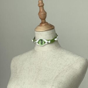 C1128-Green eye collar