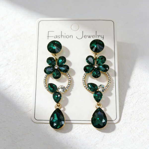 O1CN01IfXlCr276dqQEpaic_2221154257748-0-cib Wholesale Luxury full-diamond floral earrings, long teardrop gemstone earrings, retro court style, flattering and versatile earrings.