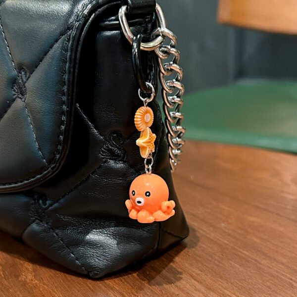 Wholesale Cute and diverse marine animal keychain