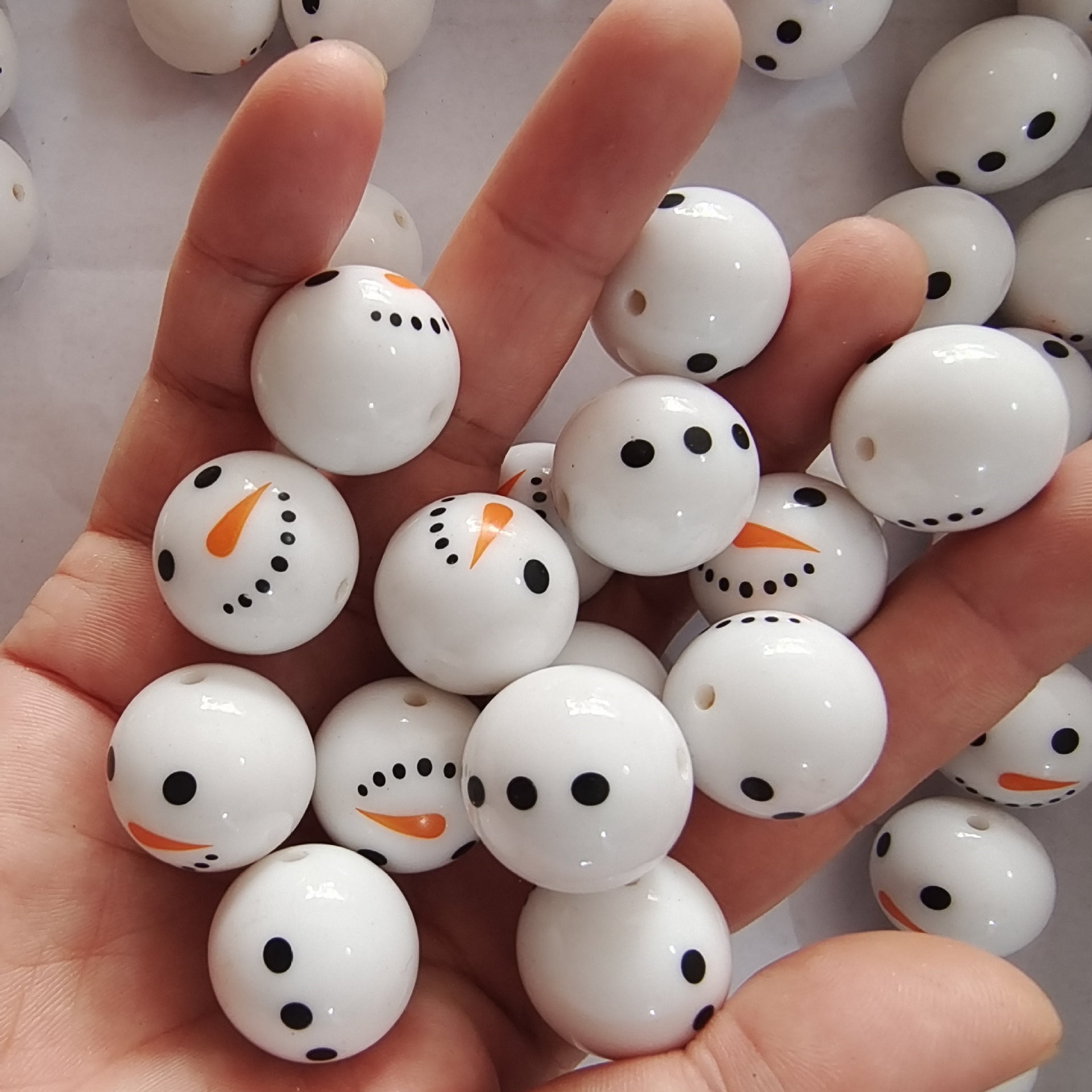 Wholesale 20MM Acrylic Two -color Snowman Printing Bead