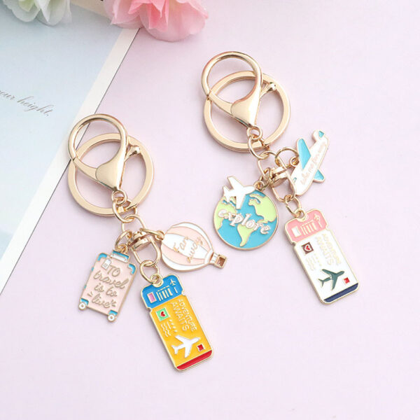 Wholesale Creative Travel Luggage boarding pass Alloy Couple Keychain Bag Pendant Accessories Tourist Souvenir Accompanying Gift