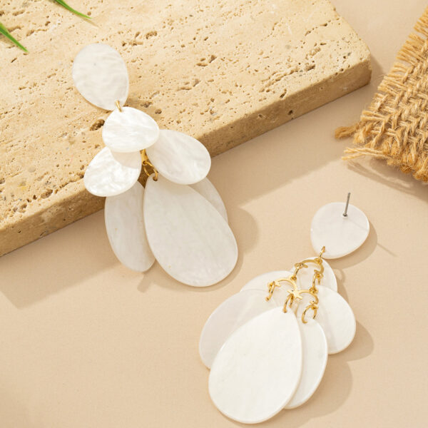 Wholesale White acrylic tassel flower long earrings