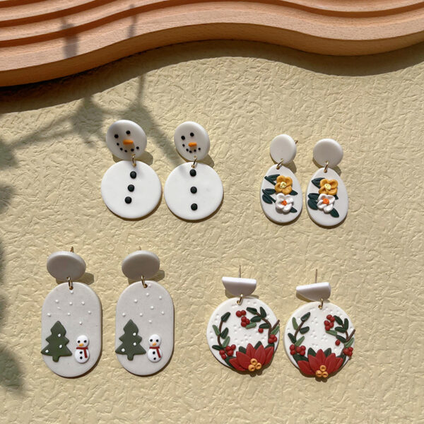 Wholesale Snowman Wreath Cartoon Cute Soft Ceramic Earrings