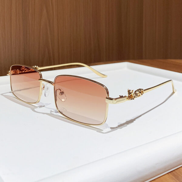 Wholesale Light colored lens frame UV resistant sunglasses