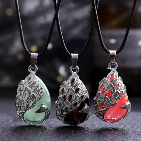 Wholesale Vintage silver-plated cat's eye peacock pendant necklace