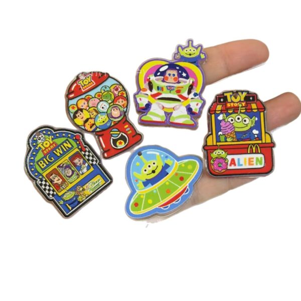 Wholesale 10pcs relief cartoon toy hanging hole acrylic beads