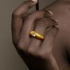 O1CN01JXqP8e2AUrXCYnxUP_2213308878207-0-cib Wholesale Gold-colored bread-shaped heart-hammering pattern seal ring