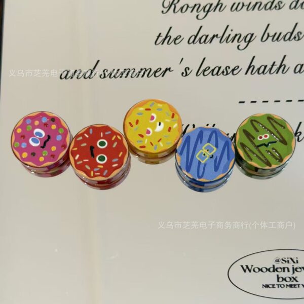 Wholesale 10pcs embossed expression donut acrylic beads