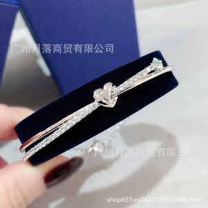 Beloved twist bracelet