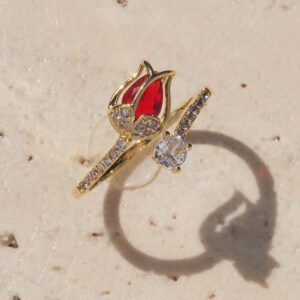 01 / Opening plated with 18k gold