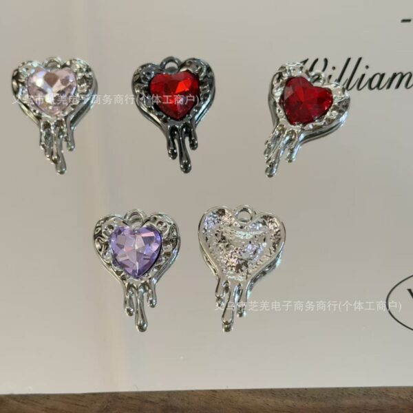 Wholesale High-quality zircon melted heart relief pendant, DIY bag charm, beaded pen, mobile phone chain, hair accessory.