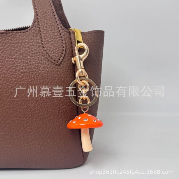 Wholesale Multi colored three-dimensional mushroom keychain