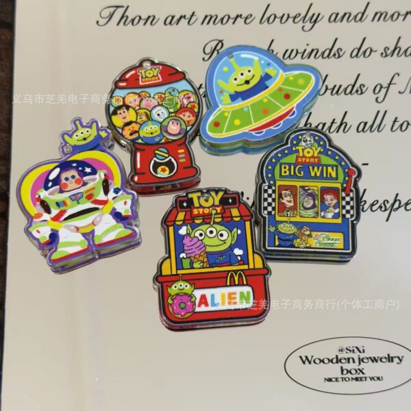 Wholesale 10pcs relief cartoon toy hanging hole acrylic beads