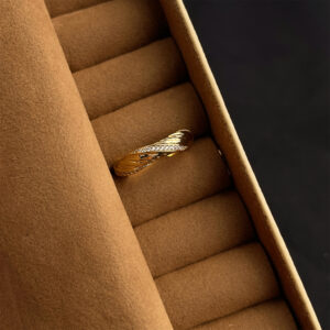 “golden brushed twist” ring