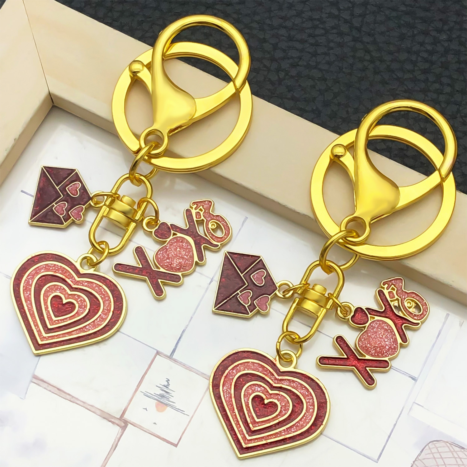 Wholesale Valentine's Day Oil ipping Red Sprinkled Gold Keychain