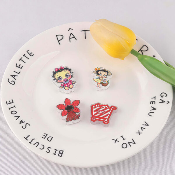 O1CN01KArKP31GL8k1RD7Vs_2208279590605-0-cib Wholesale Cartoon print transparent acrylic beads OLY Exclusive