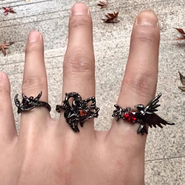 O1CN01KZT6ej1l5L5JwBK7a_2216005864767-0-cib Wholesale Punk European Black Style Butterfly Irregular Flower Ring