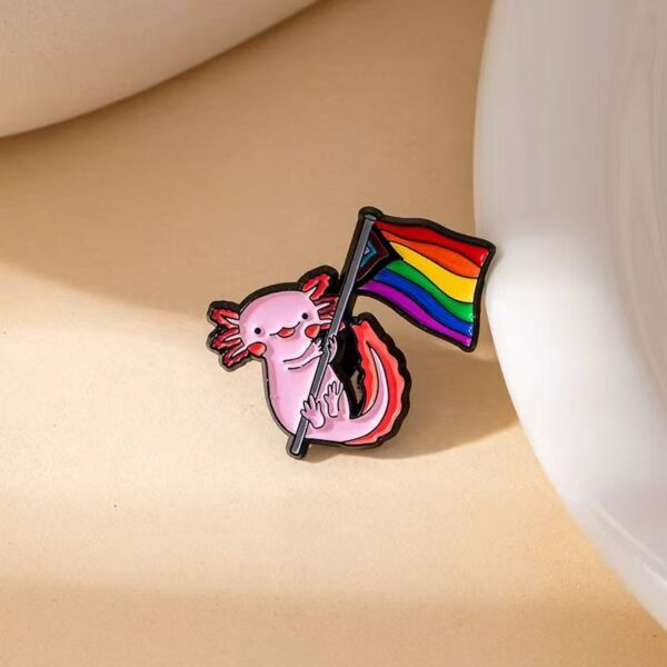 Wholesale Cartoon cute hexagonal salamander alloy brooch
