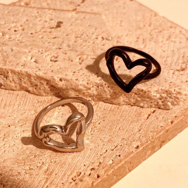 O1CN01KqLOAW2L6YDDZUs4l_3433819643-0-cib Wholesale Hammer patterned heart-shaped gold-plated non fading ring