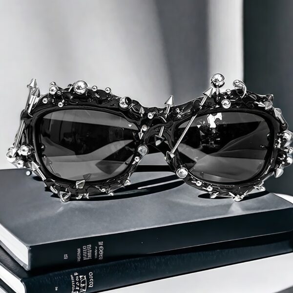 Wholesale Metal rivet dark series UV resistant sunglasses