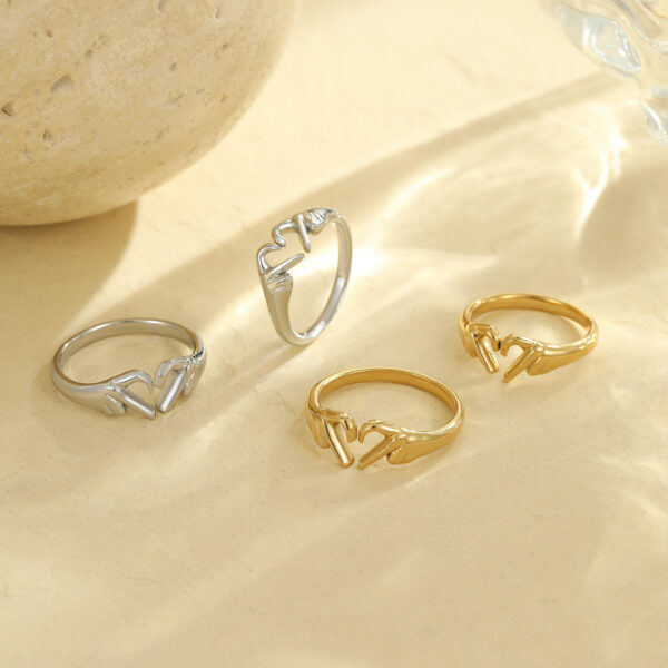 Wholesale Valentine's Day Hands to Heart Ring