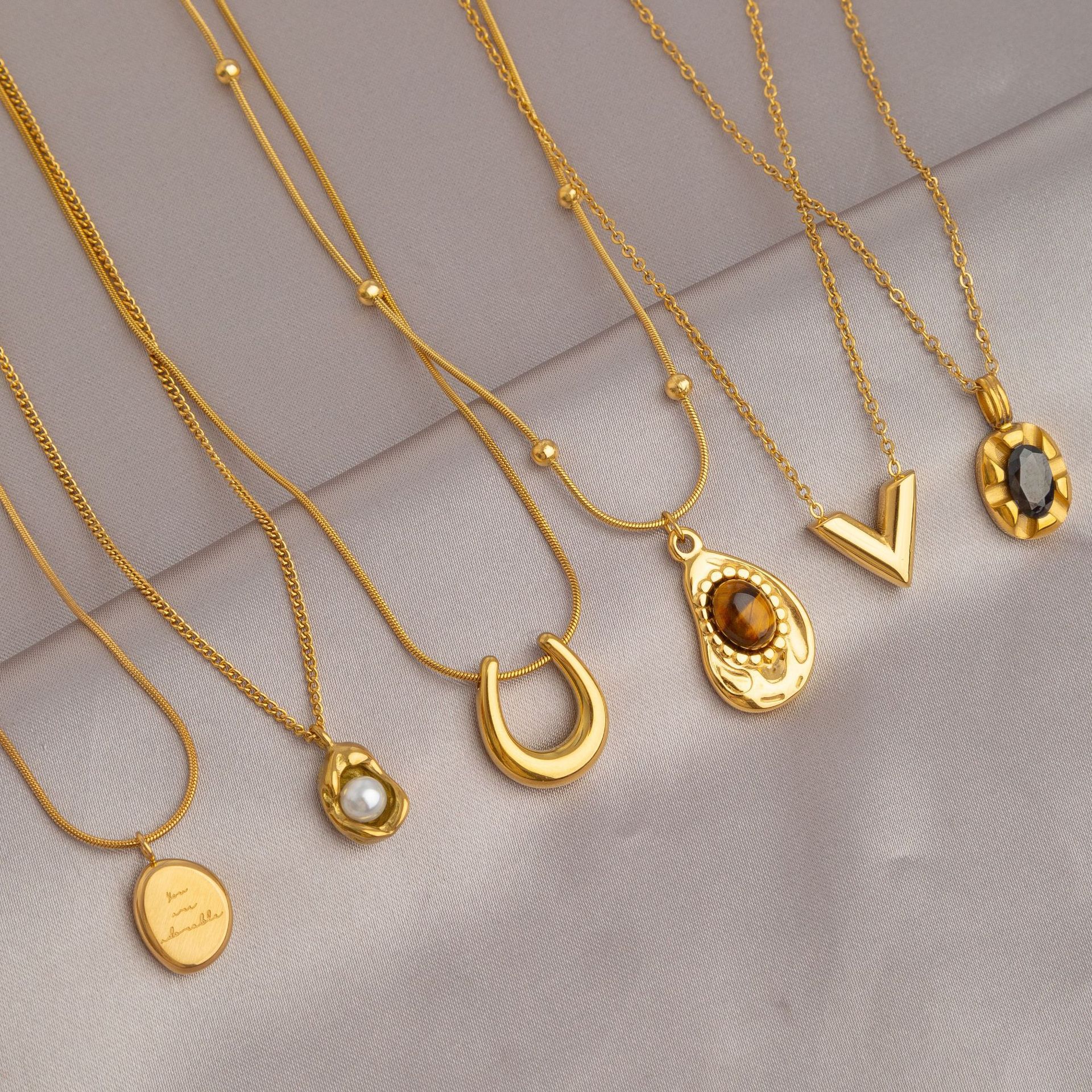 Wholesale Gold Titanium Steel Necklace for Women, Non-Fading