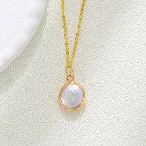 Round baroque necklace