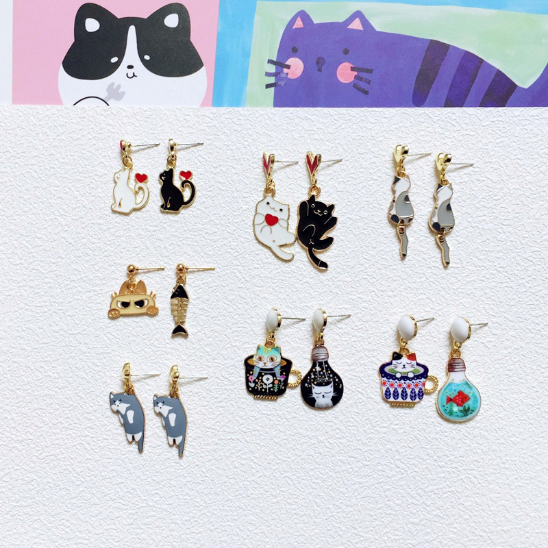 Wholesale Cartoon Cute Asymmetric Black and White Cat Earrings