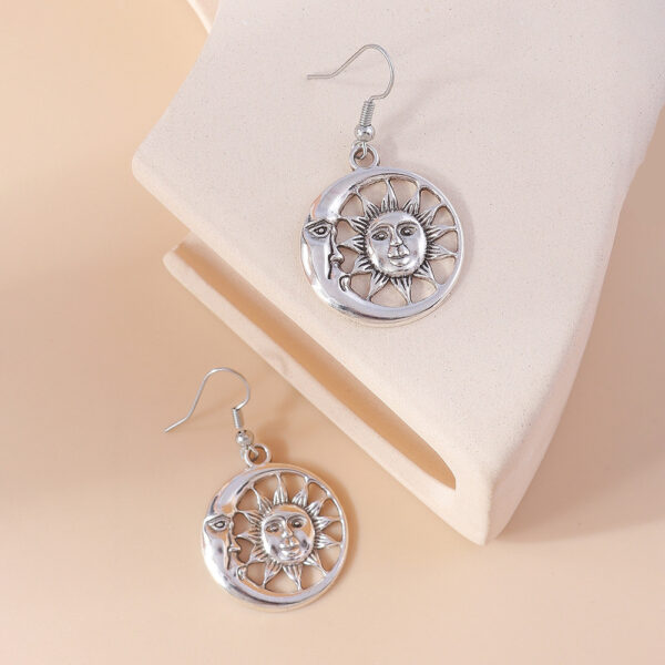 O1CN01LFUbXd1vac6hhKViI_2866776189-0-cib Wholesale Vintage Sun Moon Earrings