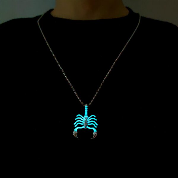 O1CN01LK9VFg2IVKbu790qM_3919529291-0-cib Wholesale Scorpion King Night Light Men's Necklace
