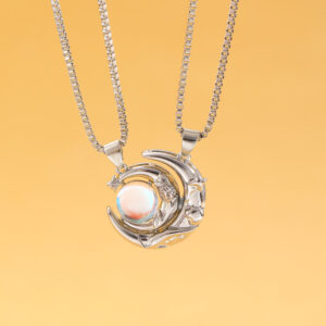 05 white k 10427 moonstone (necklace magnetic attraction)