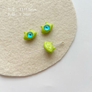 08 green one-eyed little monster 1 piece