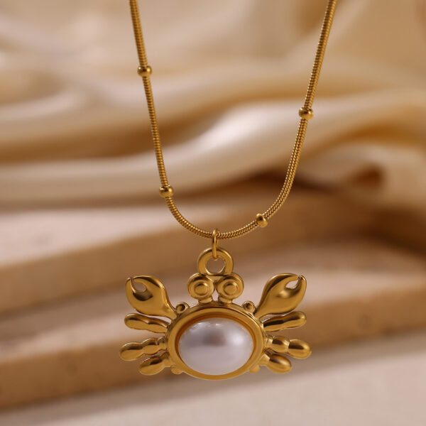Wholesale stainless steel gold-plated crab fish pendant animal clavicle necklace